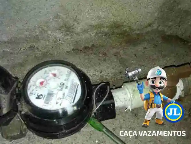 Serviços de caça vazamentos técnico em pia, piso e parede